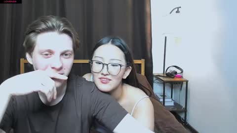 Snapshot of blossomandbee chatting on 7, 1, 2026 Sasha and Maria online show from 7, 1, 2026