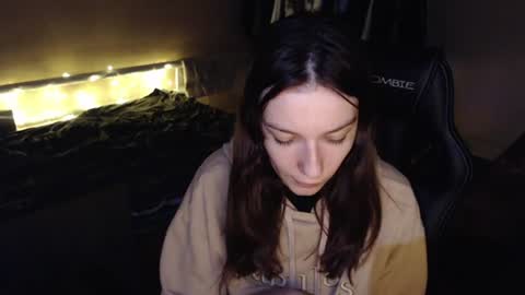 Snapshot of blue__velvet_ chatting on 16, 6, 2026 blue__velvet_ online show from 16, 6, 2026