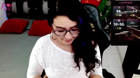 Snapshot of blue_dance chatting on 6, 1, 2025 susan online show from 6, 1, 2025