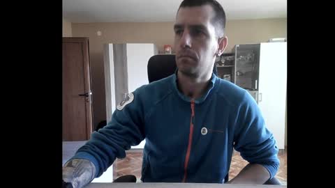 Snapshot of blue_eyed_wolf chatting on 7, 5, 2026 Runaway online show from 7, 5, 2026