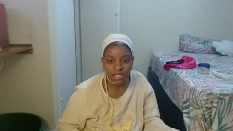 Snapshot of bluedi622952 chatting on 5, 7, 2026 Tee online show from 5, 7, 2026