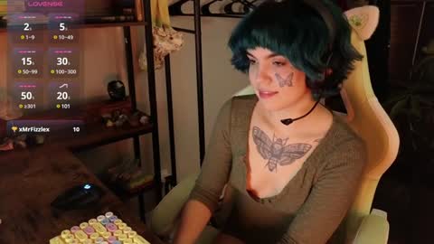 Snapshot of bluedweeb chatting on 13, 12, 2024 Blue online show from 13, 12, 2024