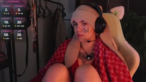 Snapshot of bluedweeb chatting on 8, 1, 2025 Blue online show from 8, 1, 2025