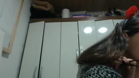 Snapshot of bluee_rose chatting on 1, 2, 2025 rose online show from 1, 2, 2025