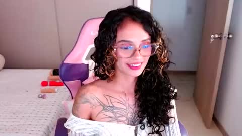 Im Abril .. Nice to meet you  thumb up me please its important  INDEPENDENT MODEL online show from 5, 8, 2026