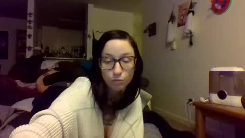 Blueeyedbeauty online show from 10, 11, 2025