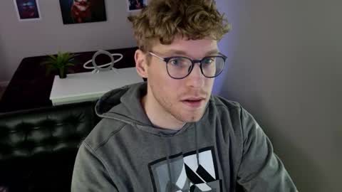 Snapshot of blueeyedtallguy chatting on 11, 3, 2026 blueeyedtallguy online show from 11, 3, 2026