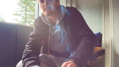 Snapshot of bluezed4 chatting on 30, 10, 2025 blue online show from 30, 10, 2025