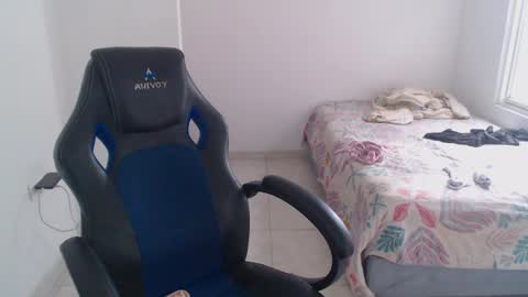 Snapshot of blumbum chatting on 21, 4, 2026 Hey guysI am BrendaWelcome my room online show from 21, 4, 2026