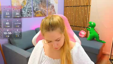 Snapshot of blush_ellie chatting on 12, 2, 2025 Ellie3 online show from 12, 2, 2025