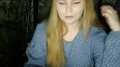 blushing_star online show from 7, 10, 2025