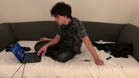 Snapshot of bluskyzz chatting on 18, 2, 2025 BluSky online show from 18, 2, 2025