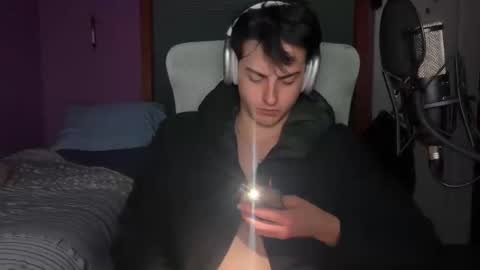 Snapshot of bluskyzz chatting on 20, 12, 2025 BluSky online show from 20, 12, 2025