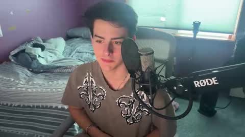 Snapshot of bluskyzz chatting on 21, 12, 2025 BluSky online show from 21, 12, 2025