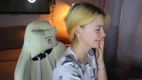 Snapshot of blvckmilk chatting on 24, 7, 2026 Alice and David online show from 24, 7, 2026
