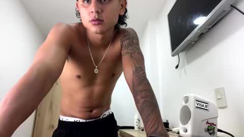 Snapshot of bob_pettersonn chatting on 10, 9, 2025 Bob  INDEPENDENT MODEL online show from 10, 9, 2025