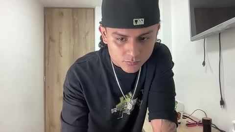 Snapshot of bob_pettersonn chatting on 11, 10, 2025 Bob  INDEPENDENT MODEL online show from 11, 10, 2025