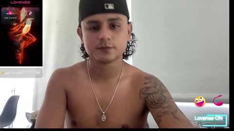Snapshot of bob_pettersonn chatting on 23, 10, 2025 Bob  INDEPENDENT MODEL online show from 23, 10, 2025