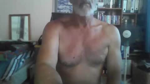 Snapshot of bobbgud chatting on 16, 12, 2025 Bobbgud online show from 16, 12, 2025