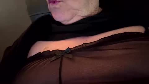 Snapshot of bobbiesucks69 chatting on 27, 10, 2025 bobbiesucks69 online show from 27, 10, 2025
