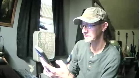 Snapshot of bobbyj75 chatting on 1, 6, 2026 BobbJ online show from 1, 6, 2026