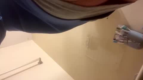 Snapshot of bodyart85_19 chatting on 18, 11, 2025 Bodyart85 19 online show from 18, 11, 2025