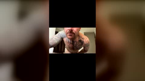 Snapshot of bodyart85_19 chatting on 6, 5, 2026 Bodyart85 19 online show from 6, 5, 2026