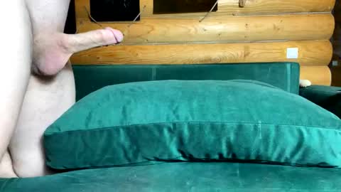 Snapshot of bohemianrhapsody1 chatting on 28, 10, 2025 Nail and Olivia online show from 28, 10, 2025