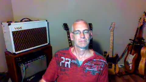Snapshot of bomec40 chatting on 14, 7, 2026 Carl online show from 14, 7, 2026