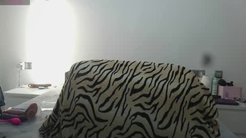 Lucy online show from 7, 4, 2026