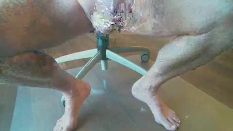 Snapshot of bone2play chatting on 20, 10, 2025 FRECKLES online show from 20, 10, 2025