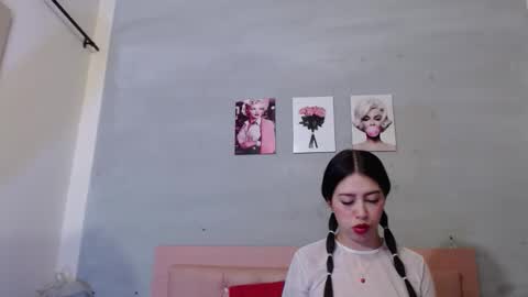 Snapshot of bonney_gabriel chatting on 18, 10, 2025 bonney_gabriel online show from 18, 10, 2025