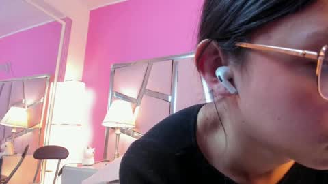 Bonnie  online show from 7, 3, 2025