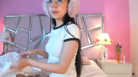 Snapshot of bonniepark_ chatting on 4, 5, 2026 Bonnie online show from 4, 5, 2026