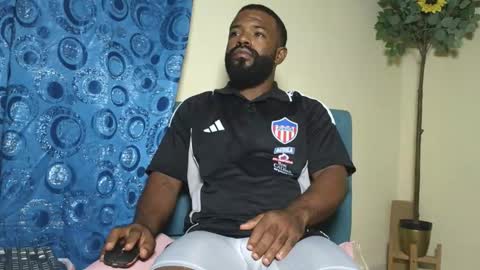 Snapshot of bonsai160723 chatting on 3, 2, 2026 kevin hart online show from 3, 2, 2026