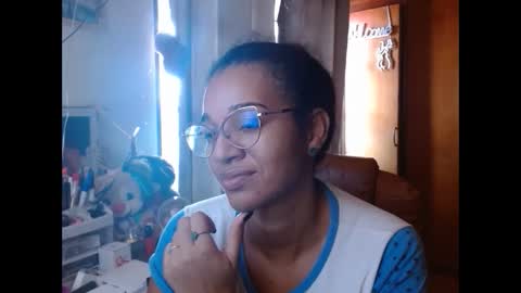 Queen Bon Vivantt online show from 6, 2, 2025