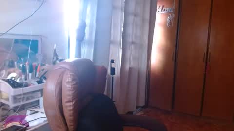 Queen Bon Vivantt online show from 20, 2, 2025