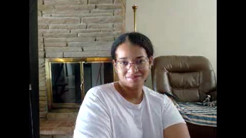 Queen Bon Vivantt online show from 2, 12, 2025