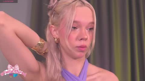Snapshot of boobybliss chatting on 25, 5, 2026 Alina online show from 25, 5, 2026