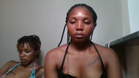 Snapshot of bootie_caramel chatting on 25, 5, 2026 bootie_caramel online show from 25, 5, 2026