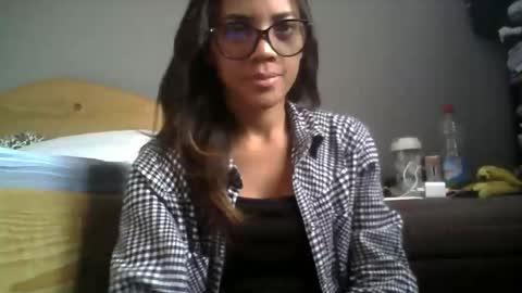 Snapshot of boozyart chatting on 16, 12, 2025 boozyArt online show from 16, 12, 2025