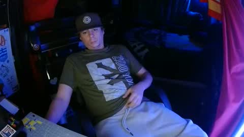 Snapshot of bowerboi1217 chatting on 25, 11, 2025 Bowerboi1217 online show from 25, 11, 2025