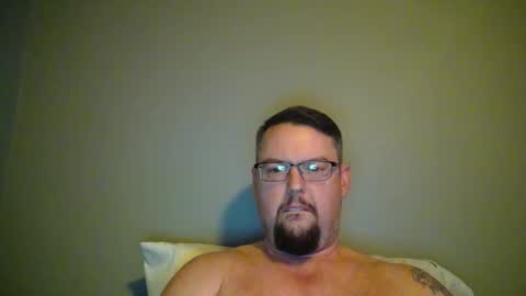 Snapshot of bowtieguy84 chatting on 26, 3, 2026 bowtieguy84 online show from 26, 3, 2026