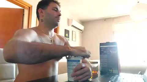 Snapshot of boy_aroundtheworld chatting on 28, 10, 2025 Dan online show from 28, 10, 2025