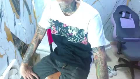 Snapshot of boy_tatto77 chatting on 13, 1, 2026 boy_tatto77 online show from 13, 1, 2026