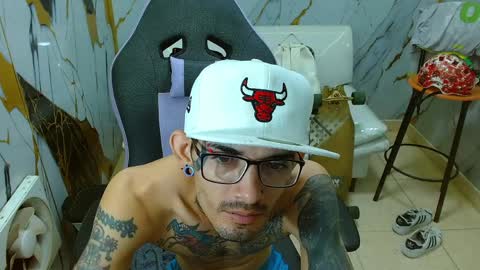 boy_tatto77 online show from 1, 4, 2026