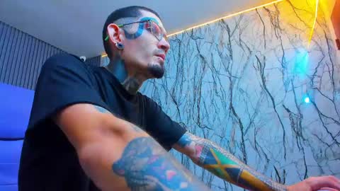 boy_tatto77 online show from 23, 4, 2026