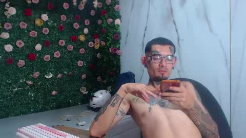 boy_tatto777 online show from 29, 4, 2026