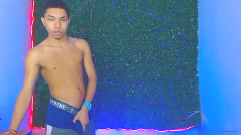 Snapshot of boybigcock_25cm chatting on 2, 1, 2025 jhon deivis online show from 2, 1, 2025
