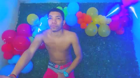 Snapshot of boybigcock_25cm chatting on 6, 2, 2025 jhon deivis online show from 6, 2, 2025